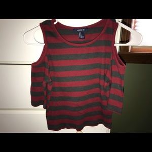 Maroon cold shoulder top PERFECT CONDITION
